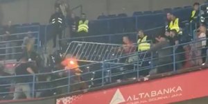 Συμπλοκή μεταξύ οπαδών του Ερυθρού Αστέρα και της αστυνομίας