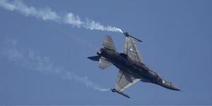 F-16 