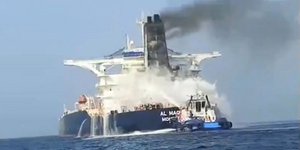 Τρίτο υπερδεξαμενόπλοιο επλήγη από τους Φρουρούς της Επανάστασης στο Ορμούζ