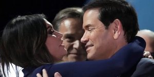 Κίμπερλι Γκίλφοϊλ Μάρκο Ρούμπιο