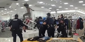 Κινηματογραφική σύλληψη στην Ουάσιγκτον