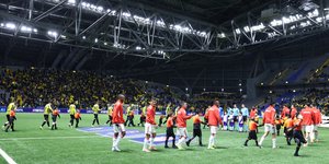 Στιγμιότυπο από το Καϊράτ - Ολυμπιακός στο Almaty Ortalyk Stadium