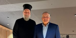 Ο Κώστας Καραμανλής με τον Μητροπολίτη Γαβριήλ