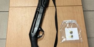 Σύλληψη 57χρονου που κατείχε κλεμμένη κυνηγετική και ποσότητα κάνναβης
