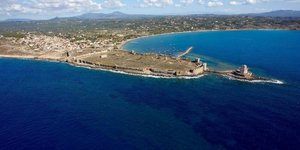 Το υπουργείο Πολιτισμού προχωρά στην κατασκευή του έργου παράκτιας προστασίας του δυτικού επιθαλάσσιου τείχους του Κάστρου Μεθώνης