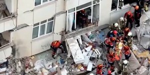 Κατέρρευσε τμήμα επταώροφου κτιρίου στην Κωνσταντινούπολη