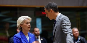Σάντσεθ και Λάιεν συνομιλούν