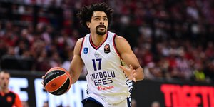 Πάρτι της Εφές στην έδρα της Ζάλγκιρις