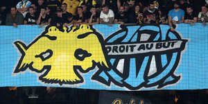 Κοινό πανό φίλων της ΑΕΚ και της Μαρσέιγ σε παλαιότερο αγώνα