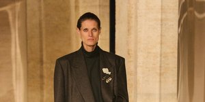 Η limited συλλογή των Massimo Dutti αποθεώνει τα γήινα χρώματα 