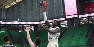 Αγωνιστικό στιγμιότυπο με τον Ματίας Λεσόρ στον αγώνα του Παναθηναϊκού AKTOR με τους Βίκος Falcons στην Basket League