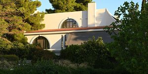 Tο σπίτι όπου έμενε ο Γιώργος Μαζωνάκης στη Βούλα 