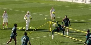 Ο Εμπαπέ δε σταματάει να... μαγεύει: Το τρομερό ψαλιδάκι του στην προπόνηση της Ρεάλ [βίντεο]