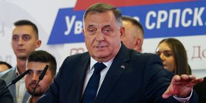 O πρώην ηγέτης των Σέρβων της Βοσνίας, ο φιλορώσος Μίλοραντ Ντόντικ