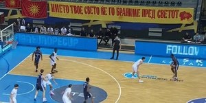Διαμαρτυρία της πρεσβείας της Ελλάδας στα Σκόπια για πανό με χάρτη της «Μεγάλης Μακεδονίας» σε αγώνα μπάσκετ