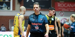 Ο διαιτητής Παπαπέτρου σε αγώνα