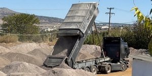 Πάνω από 3.500 τόνοι επικίνδυνων αποβλήτων σε αγροτική έκταση