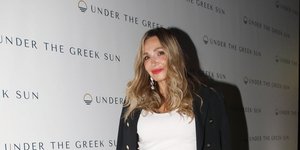 Η Ελένη Πετρουλάκη δείχνει πώς να φορέσουμε το λευκό το φθινόπωρο -Η κομψή αντίθεση που απογείωσε το look της