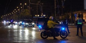 Πομπή 32 οχημάτων