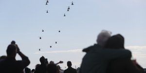 Πτησεις για παρελαση 28ης