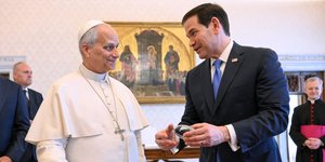 Ο Μάρκο Ρούμπιο με τον πάπα Λέοντα ΙΔ