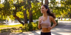 Slow jogging: Έχει νόημα να τρέχεις αργά; Τι λένε δύο ειδικοί