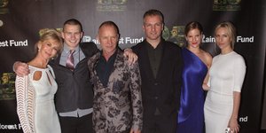 Από αριστερά: η Trudie Styler, ο Giacomo Sumner, ο Sting, ο Joe Sumner, η Fuchsia Sumner και η Mickey Sumner 