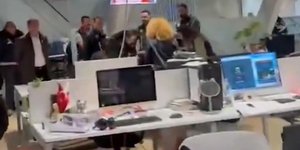 Έφοδος της τουρκικής Αστυνομίας στον κύριο τηλεοπτικό σταθμό της αντιπολίτευσης