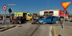 Αργολίδα: Σφοδρή σύγκρουση αυτοκινήτων με 4 τραυματίες, στο νοσοκομείο και ένα νήπιο