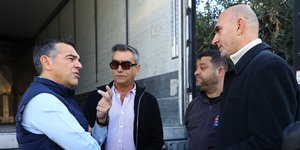 Eπίσκεψη Τσίπρα στις μεταφορικές εταιρείες στο Βοτανικό