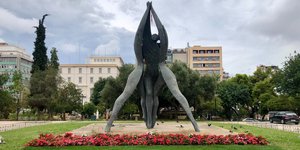 Νέες φυτεύσεις από τον Δήμο Αθηναίων στην πλατεία Κλαυθμώνος