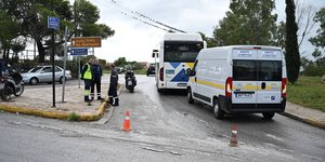 Λεωφορείο παρέσυρε και σκότωσε 75χρονη στη Βούλα - INTIME NEWS 