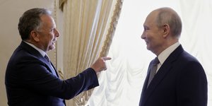 Ο Στιβ Γουίτκοφ και ο Βλαντιμίρ Πούτιν στην Αγία Πετρούπολη