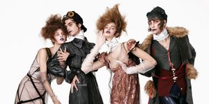 μοντελα με ρουχα galliano από τα zara