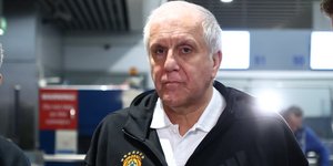 Ο Ζέλικο Ομπράντοβιτς στην αναχώρηση του Παναθηναϊκού AKTOR στο «Ελευθέριος Βενιζέλος»