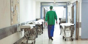 Τραγικές ελλείψεις νοσηλευτών και αναλώσιμων υλικών στα δημόσια νοσοκομεία – Κοσ