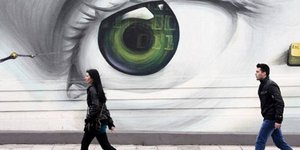 Η χαμένη γενιά της Ελλάδας: Νέοι αποκλεισμένοι και χωρίς δουλειά