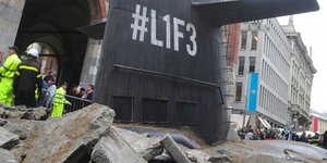 Υποβρύχιο «χάθηκε» και βγήκε στους δρόμους του Μιλάνου – Η απίστευτης έμπνευσης