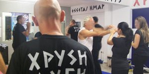 Γυναικεία τάγματα εφόδου οργανώνει η Χρυσή Αυγή