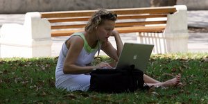 Δωρεάν ίντερνετ και laptop ή tablet σε όσους παίρνουν κοινωνικό μέρισμα 