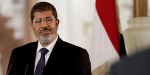 Οι Αιγύπτιοι στήνουν στον τοίχο τον Μόρσι – Η Εισαγγελία ετοιμάζει βαρύ φάκελο γ
