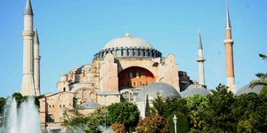 Τραβάνε το σχοινί οι Τούρκοι – Μουσουλμάνος κληρικός ζητά να γίνει τζαμί η Αγία
