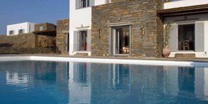 «Αγοράστε τώρα εξοχικό στην Ελλάδα