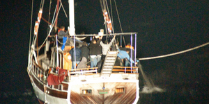 Συναγερμός για δουλεμπορικό σκάφος ανοιχτά της Πύλου- Μεταφέρει τουλάχιστον 120 