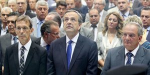 Τα καρφιά Σαμαρά σε ΣΥΡΙΖΑ: Γιατί μόνο 5 δισ. για την ανεργία; Βάλτε κάτι παραπά