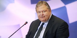 Οταν ο Βενιζέλος παραπονέθηκε σε μία δημοσιογράφο ότι δεν τον κοιτά στα μάτια -Γ