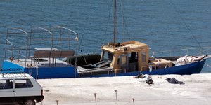 Ψάχνουν ακυβέρνητο σκάφος με παράνομους μετανάστες -Ζήτησαν βοήθεια ανοιχτά της