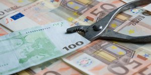 Νέο «ψαλίδι» στις φοροαπαλλαγές θέλει η Τρόικα (EUROKINISSI/ ΓΙΑΝΝΗΣ ΛΙΑΚΟΣ)
