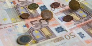 Εξαίρεση από το ΦΠΑ για τις μικρές επιχειρήσεις -Τροπολογία του ΥΠΟΙΚ στη Βουλή