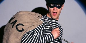 Ο τίμιος κλέφτης -Λήστεψε τράπεζα